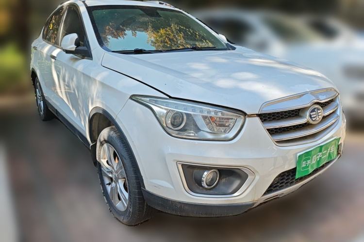 Used Bestune X80 2015 2.0L automatic comfort version Front Right 45 Deg