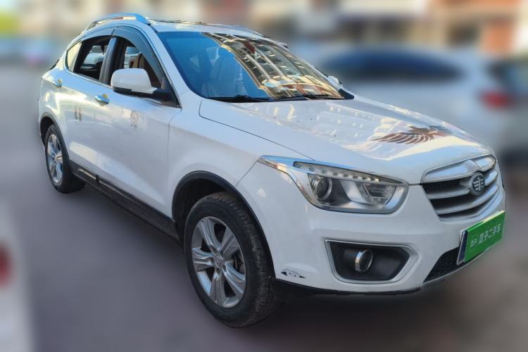 Used Bestune X80 2015 2.0L automatic luxury version Front Right 45 Deg