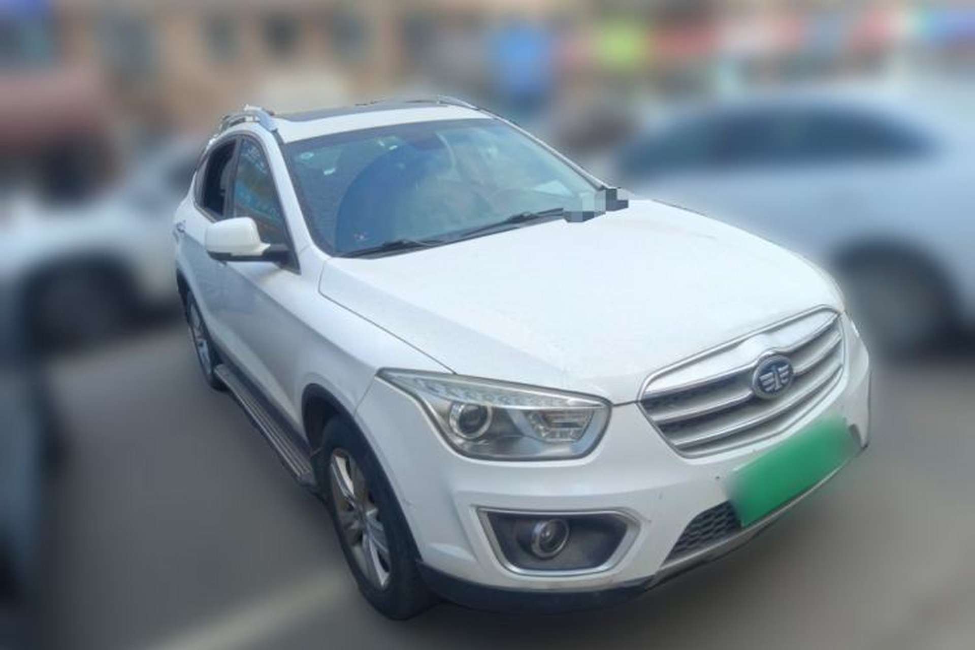 Used Bestune X80 2015 2.0L automatic luxury version Front Right 45 Deg