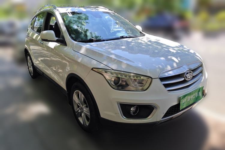 Used Bestune X80 2015 1.8T Automatic Luxury Model Front Right 45 Deg