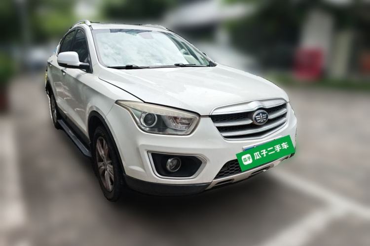 Used Bestune X80 2015 1.8T Automatic Luxury Model Front Right 45 Deg