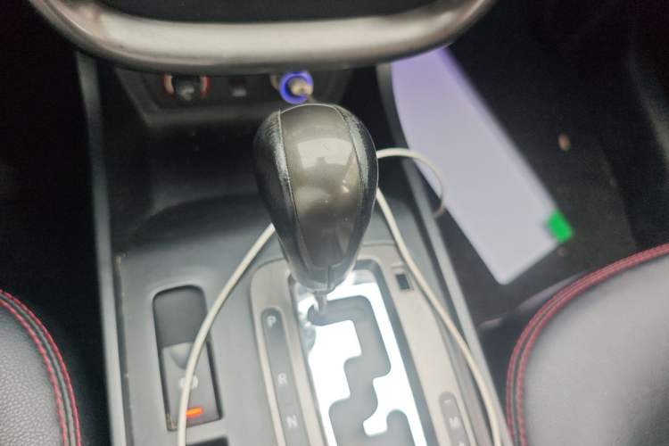 Used Bestune X80 2015 2.0L Automatic Comfort Anniversary Edition Gear Lever