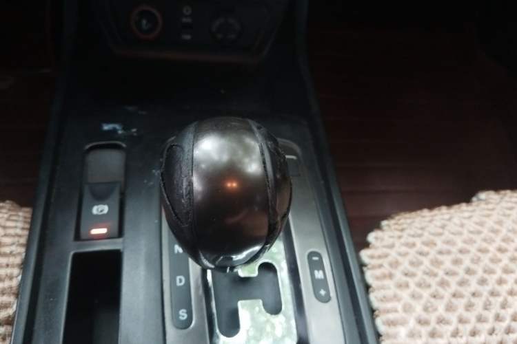 Used Bestune X80 2015 2.0L automatic luxury version Gear Lever