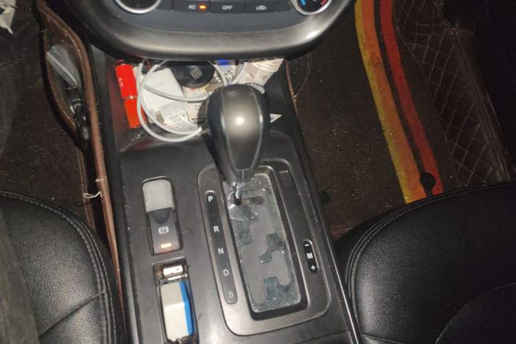 Used Bestune X80 2015 2.0L automatic comfort version Gear Lever