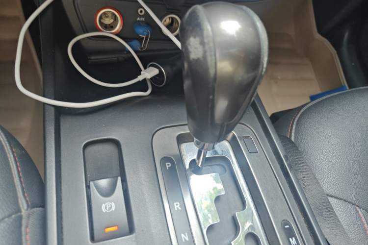 Used Bestune X80 2015 1.8T Automatic Luxury Model Gear Lever