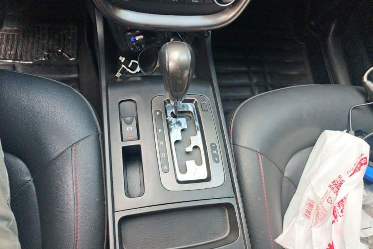 Used Bestune X80 2015 2.0L automatic luxury version Gear Lever
