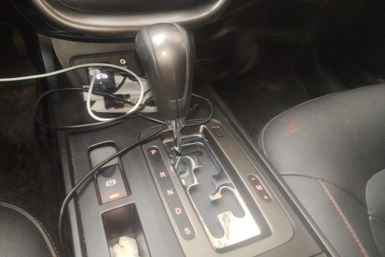 Used Bestune X80 2015 2.0L automatic luxury version Gear Lever
