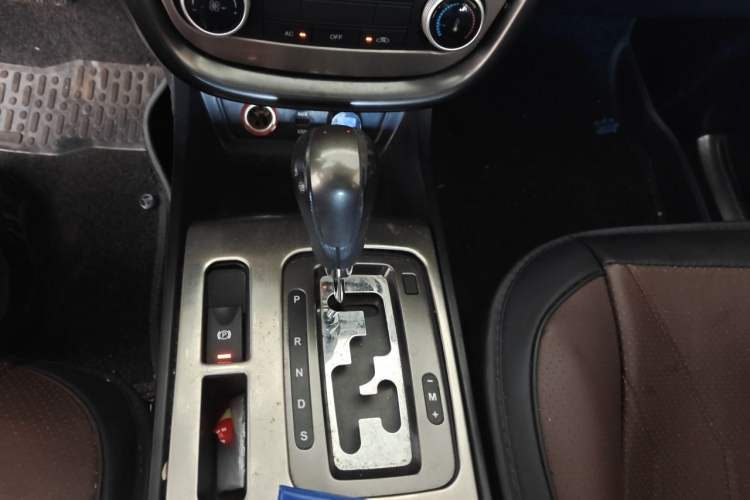 Used Bestune X80 2015 2.0L Automatic Comfort Anniversary Edition Gear Lever