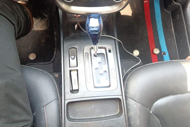Used Bestune X80 2015 2.0L automatic luxury version Gear Lever