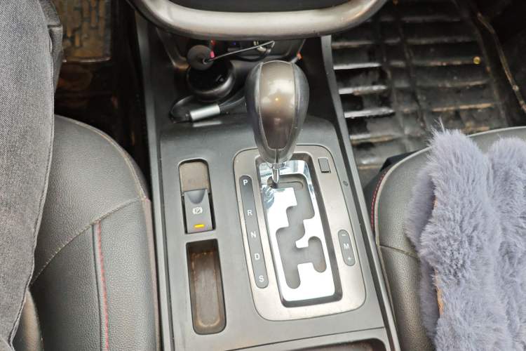 Used Bestune X80 2015 1.8T Automatic Luxury Model Gear Lever