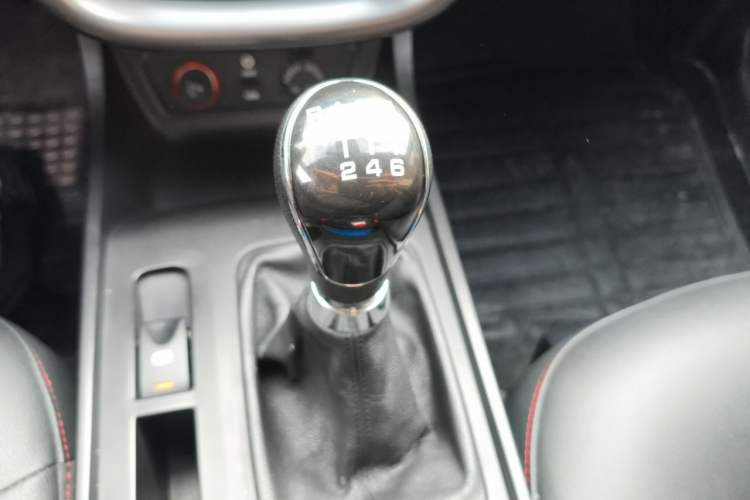 Used Bestune X80 2015 2.0L Manual Luxury Edition Gear Lever