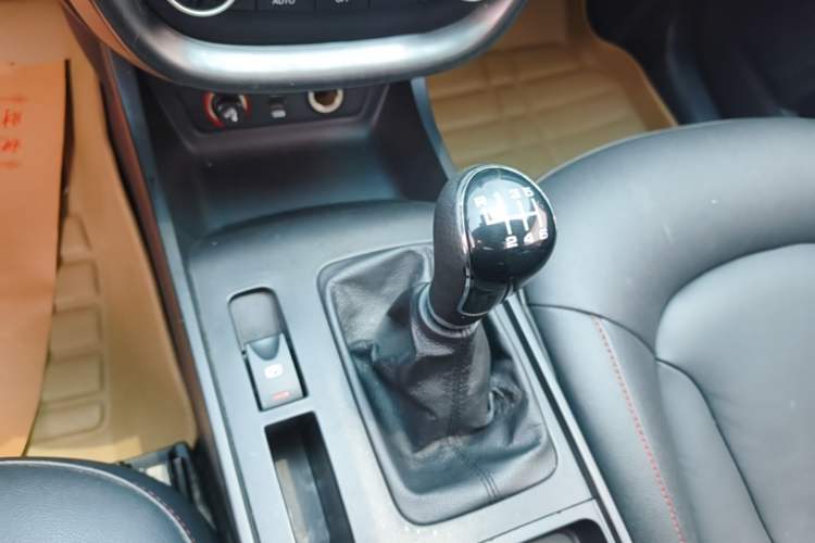 Used Bestune X80 2015 2.0L Manual Luxury Edition Gear Lever