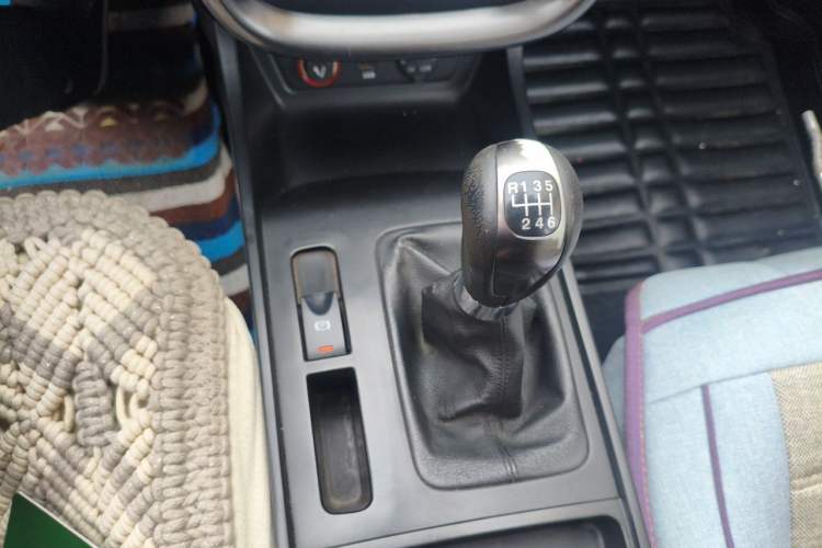 Used Bestune X80 2015 2.0L Manual Comfort 2nd Anniversary Edition Gear Lever