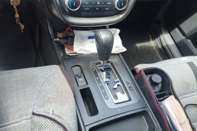 Used Bestune X80 2015 2.0L automatic luxury version Gear Lever