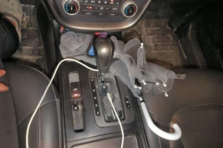Used Bestune X80 2015 2.0L automatic luxury version Gear Lever