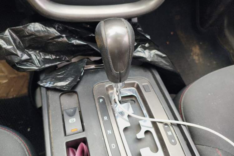 Used Bestune X80 2015 2.0L automatic comfort version Gear Lever