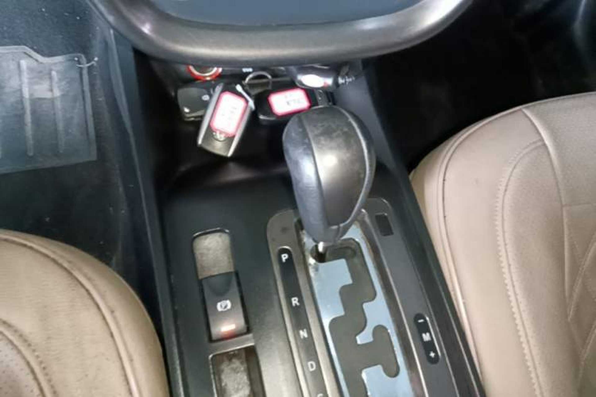 Used Bestune X80 2015 2.0L automatic comfort version Gear Lever