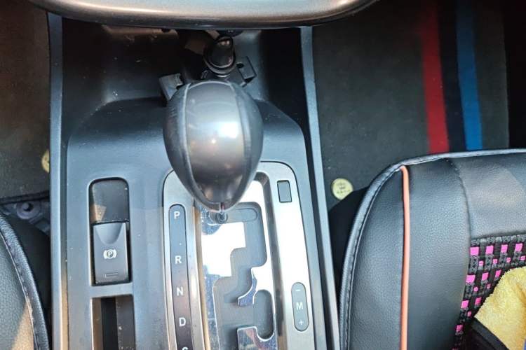 Used Bestune X80 2015 2.0L automatic comfort version Gear Lever