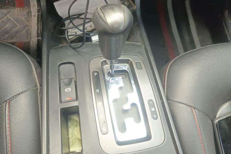 Used Bestune X80 2015 2.0L automatic luxury version Gear Lever
