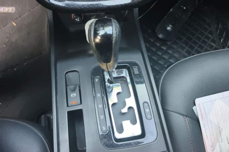 Used Bestune X80 2015 1.8T Automatic Sport Model Gear Lever