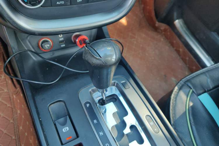 Used Bestune X80 2015 2.0L automatic luxury version Gear Lever