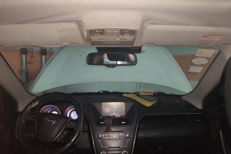 Used Bestune X80 2015 2.0L automatic comfort version Headliner