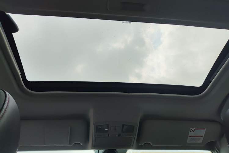 Used Bestune X80 2015 2.0L automatic comfort version Headliner