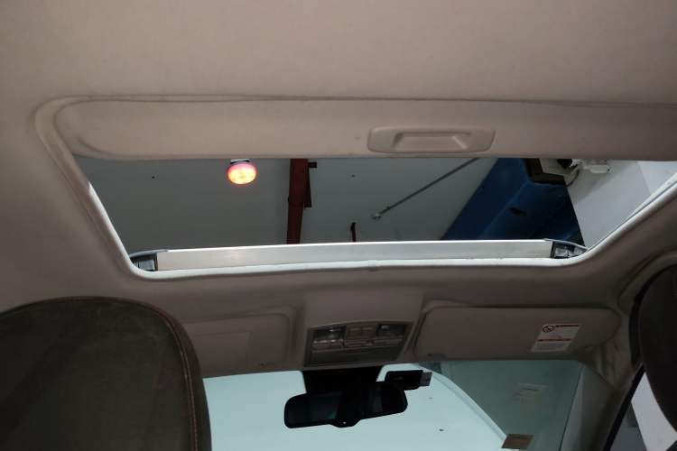 Used Bestune X80 2015 1.8T Automatic Luxury Model Headliner