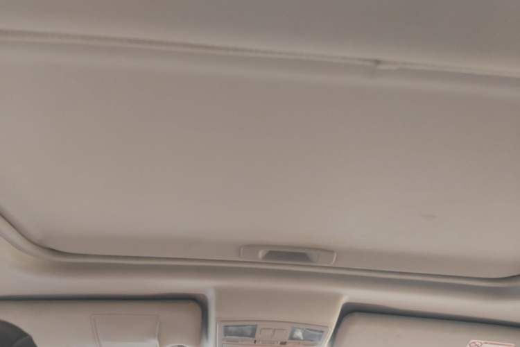 Used Bestune X80 2015 2.0L automatic luxury version Headliner