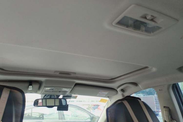 Used Bestune X80 2015 2.0L automatic luxury version Headliner