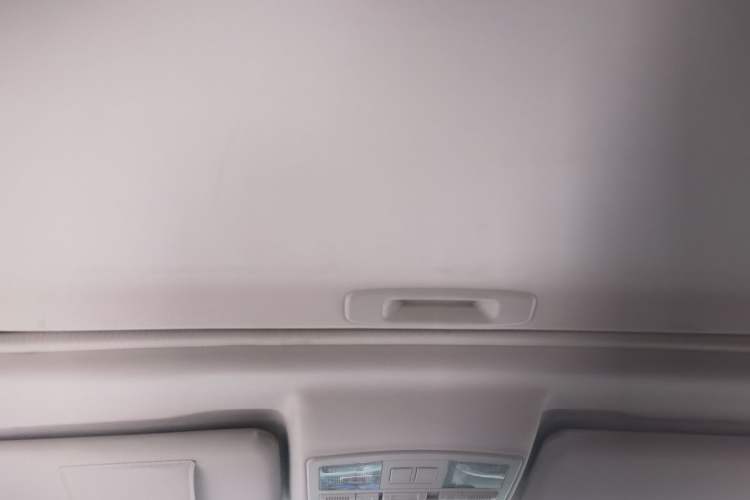 Used Bestune X80 2015 2.0L automatic comfort version Headliner