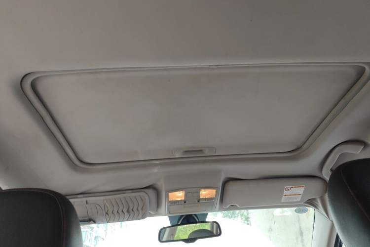 Used Bestune X80 2015 2.0L automatic luxury version Headliner