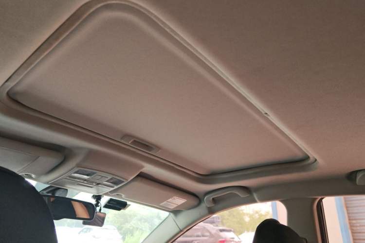 Used Bestune X80 2015 2.0L automatic comfort version Headliner