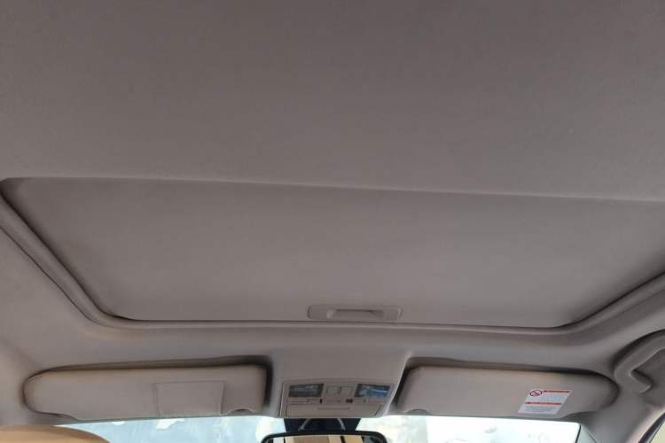 Used Bestune X80 2015 2.0L automatic luxury version Headliner