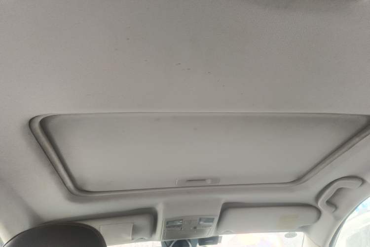Used Bestune X80 2015 2.0L automatic luxury version Headliner