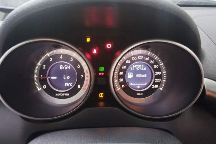 Used Bestune X80 2015 2.0L automatic luxury version Instrument Cluster