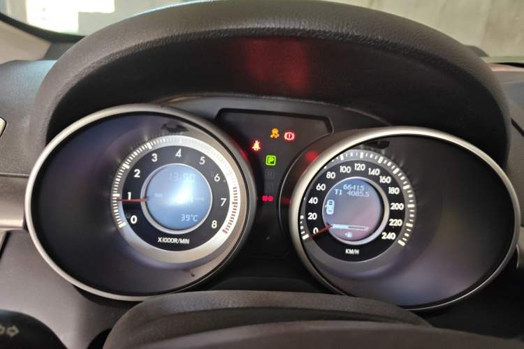 Used Bestune X80 2015 2.0L Automatic Comfort Anniversary Edition Instrument Cluster