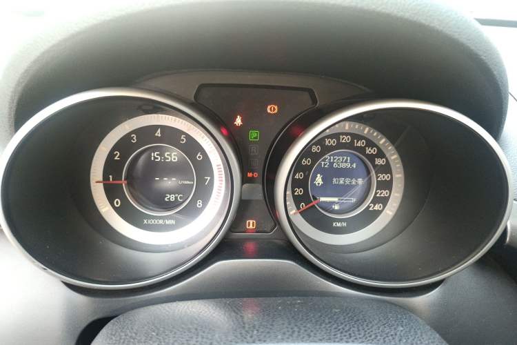 Used Bestune X80 2015 2.0L automatic luxury version Instrument Cluster