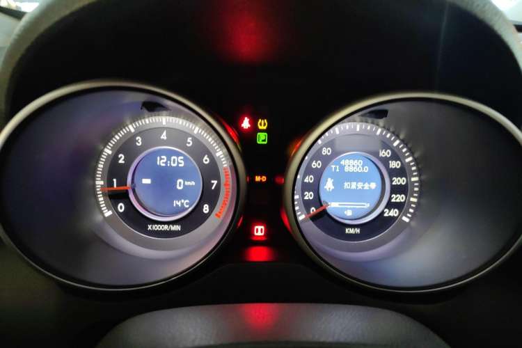 Used Bestune X80 2015 2.0L automatic comfort version Instrument Cluster
