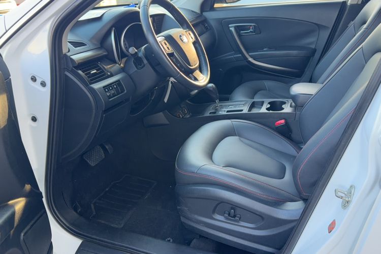 Used Bestune X80 2015 1.8T Automatic Luxury Model Interior 1