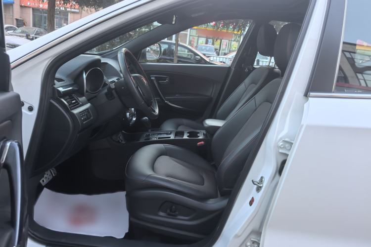 Used Bestune X80 2015 1.8T Automatic Sport Model Interior 2