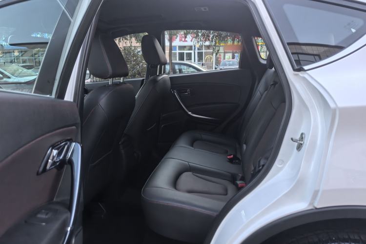 Used Bestune X80 2015 1.8T Automatic Sport Model Interior 3