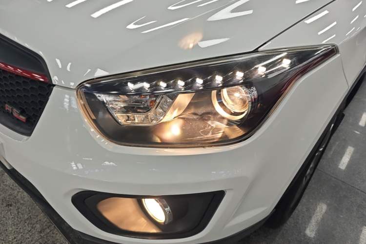 Used Bestune X80 2015 1.8T Automatic Sport Model Left Front Headlight