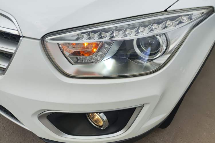 Used Bestune X80 2015 2.0L automatic comfort version Left Front Headlight