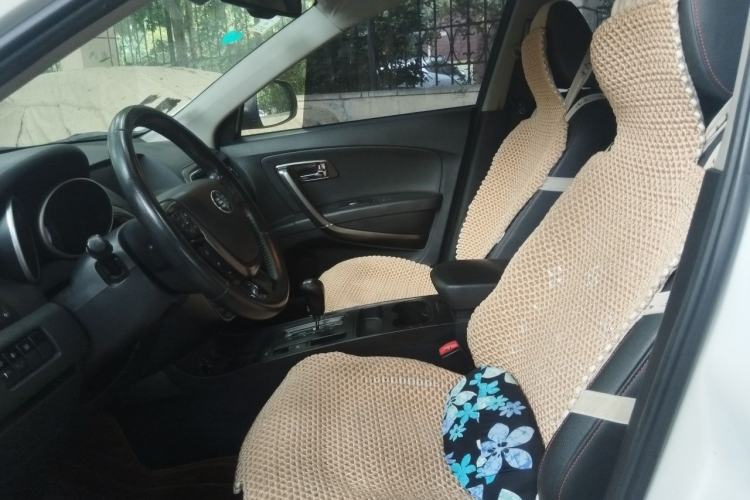 Used Bestune X80 2015 2.0L automatic luxury version Left Front Seat