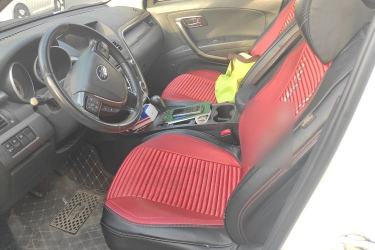 Used Bestune X80 2015 2.0L automatic luxury version Left Front Seat