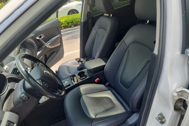 Used Bestune X80 2015 2.0L automatic luxury version Left Front Seat