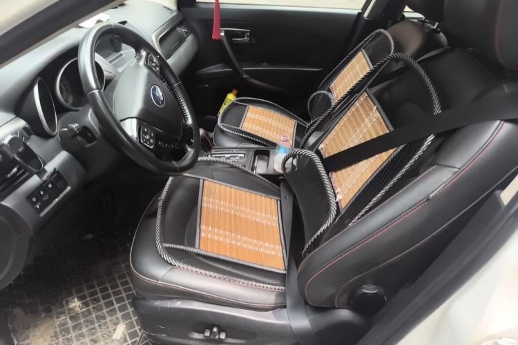 Used Bestune X80 2015 2.0L automatic luxury version Left Front Seat