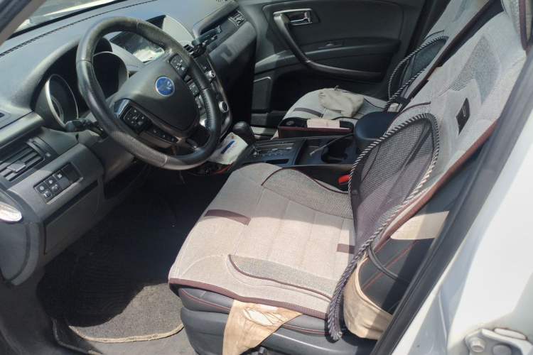 Used Bestune X80 2015 2.0L automatic luxury version Left Front Seat
