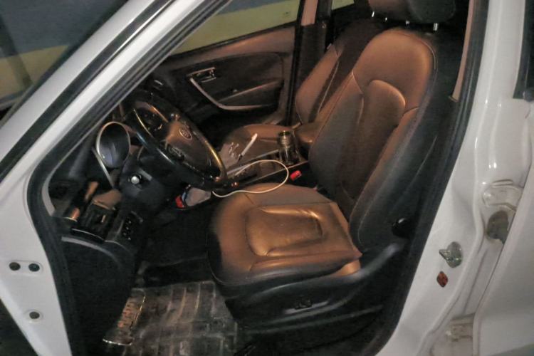 Used Bestune X80 2015 2.0L automatic luxury version Left Front Seat